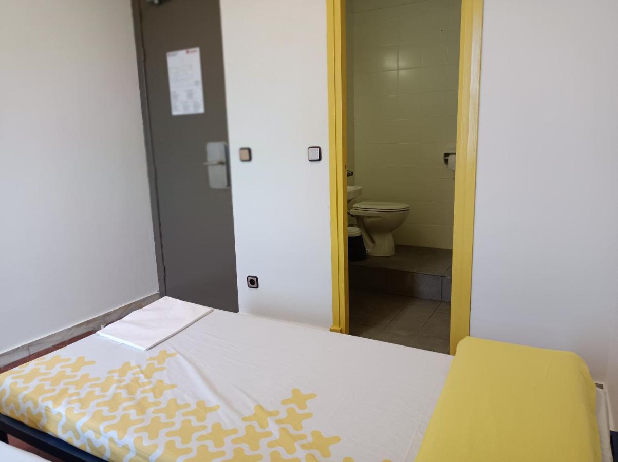 Twin Room Bathroom,1131719295:JPEG